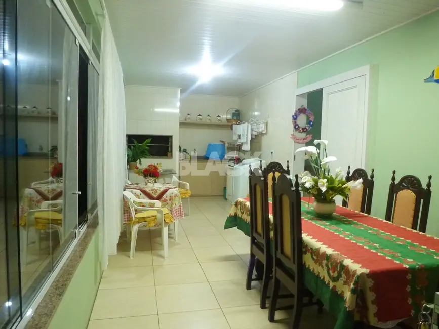Foto 7 de Casa com 6 quartos à venda, 200m2 em Centro, Torres - RS