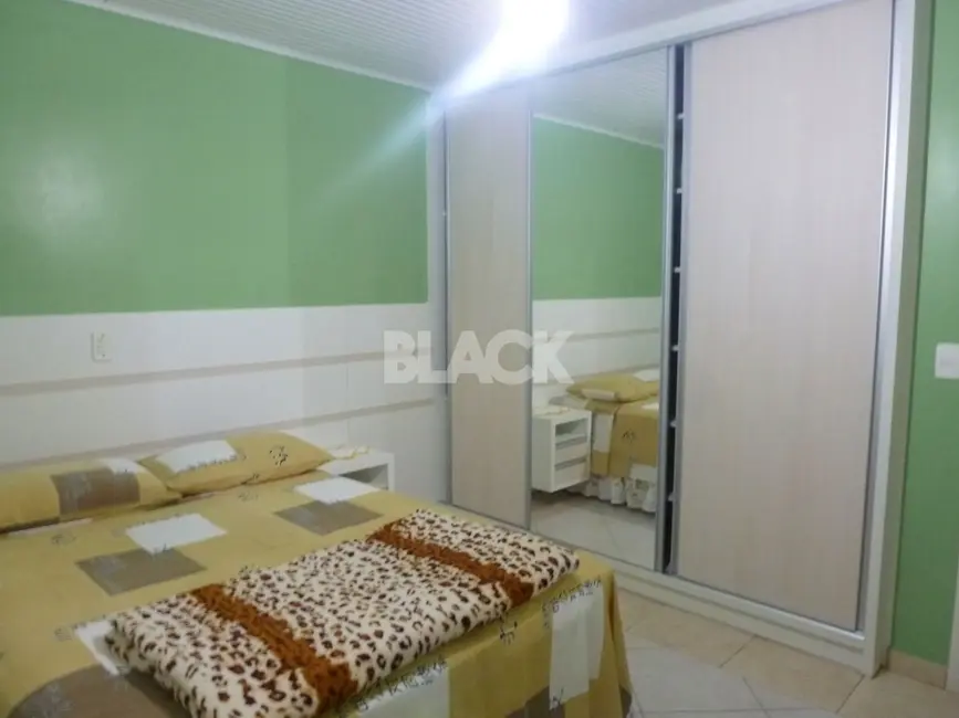 Foto 9 de Casa com 6 quartos à venda, 200m2 em Centro, Torres - RS