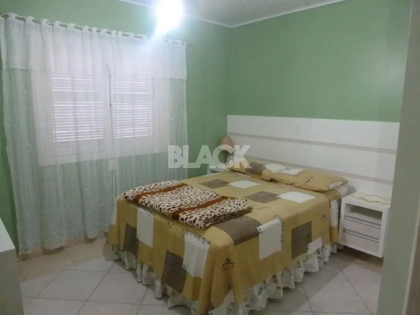 Foto 8 de Casa com 6 quartos à venda, 200m2 em Centro, Torres - RS