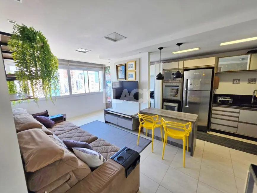 Foto 1 de Apartamento com 2 quartos à venda, 74m2 em Centro, Torres - RS