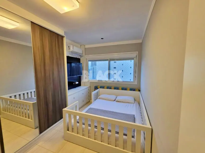 Foto 6 de Apartamento com 2 quartos à venda, 74m2 em Centro, Torres - RS
