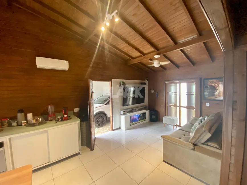 Foto 4 de Casa com 2 quartos à venda, 102m2 em Torres - RS