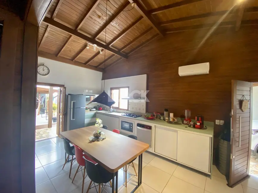 Foto 6 de Casa com 2 quartos à venda, 102m2 em Torres - RS