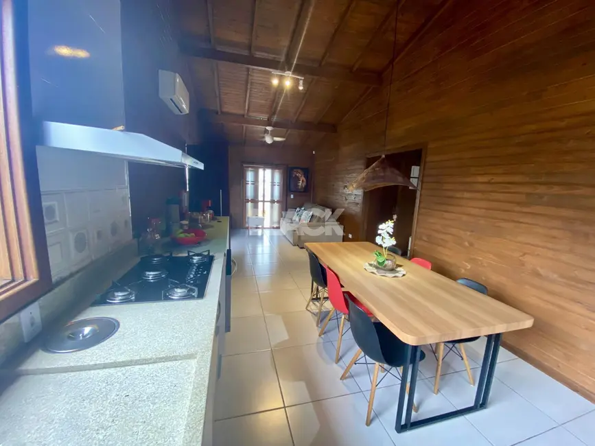 Foto 5 de Casa com 2 quartos à venda, 102m2 em Torres - RS