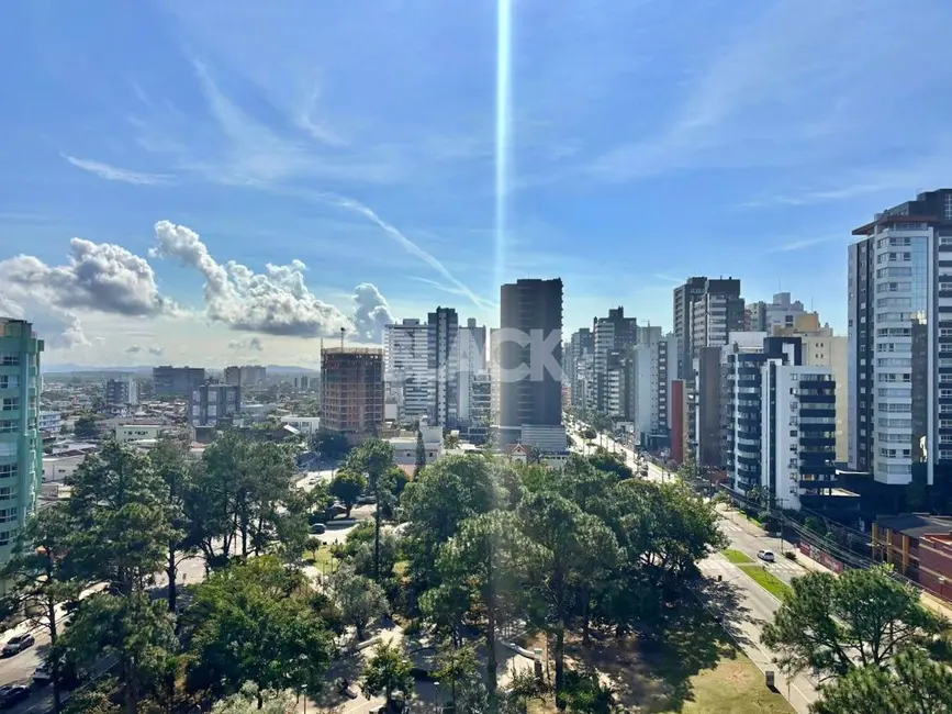 Foto 1 de Apartamento com 2 quartos à venda, 77m2 em Centro, Torres - RS