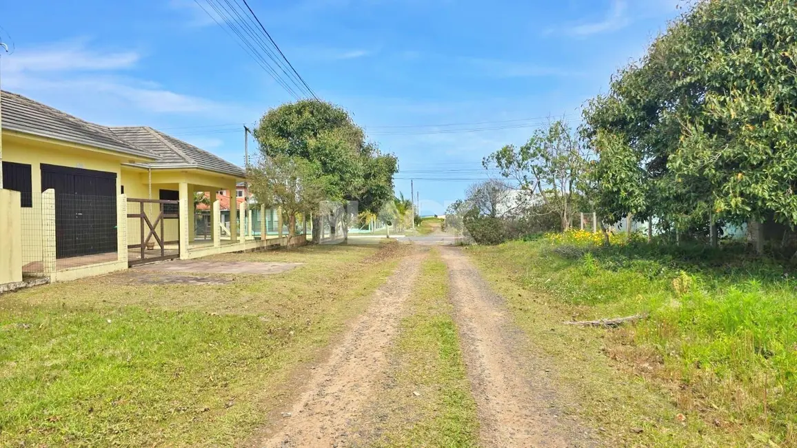 Foto 3 de Terreno / Lote à venda, 360m2 em Torres - RS