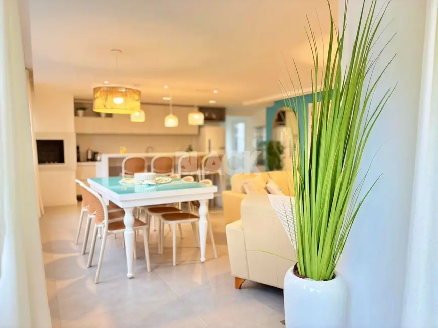 Foto 8 de Apartamento com 3 quartos à venda, 127m2 em Torres - RS