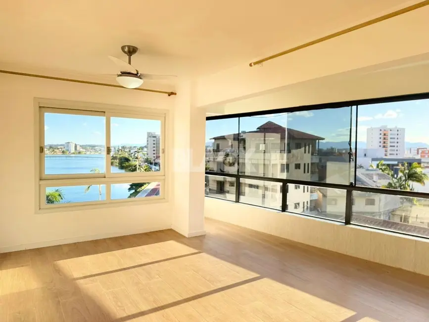 Foto 2 de Apartamento com 3 quartos à venda, 92m2 em Centro, Torres - RS