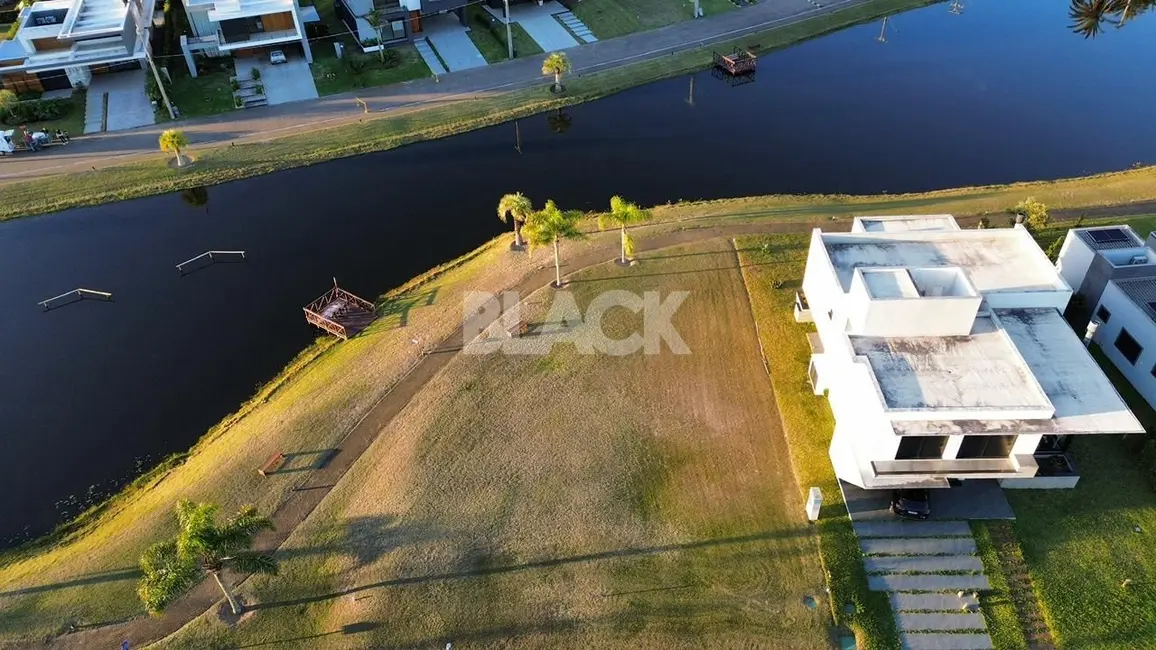 Foto 4 de Terreno / Lote à venda, 556m2 em Torres - RS
