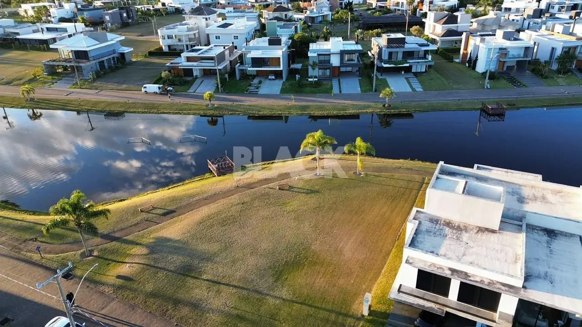 Foto 5 de Terreno / Lote à venda, 556m2 em Torres - RS