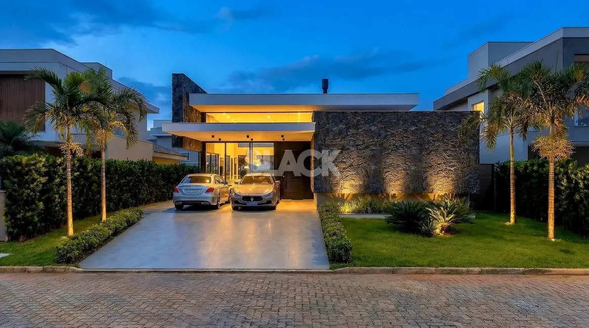 Casa de Condomínio com 4 quartos à venda, 284m2 em Torres - RS - imagem 2 Foto 2 de Casa de Condomínio com 4 quartos à venda, 284m2 em Torres - RS