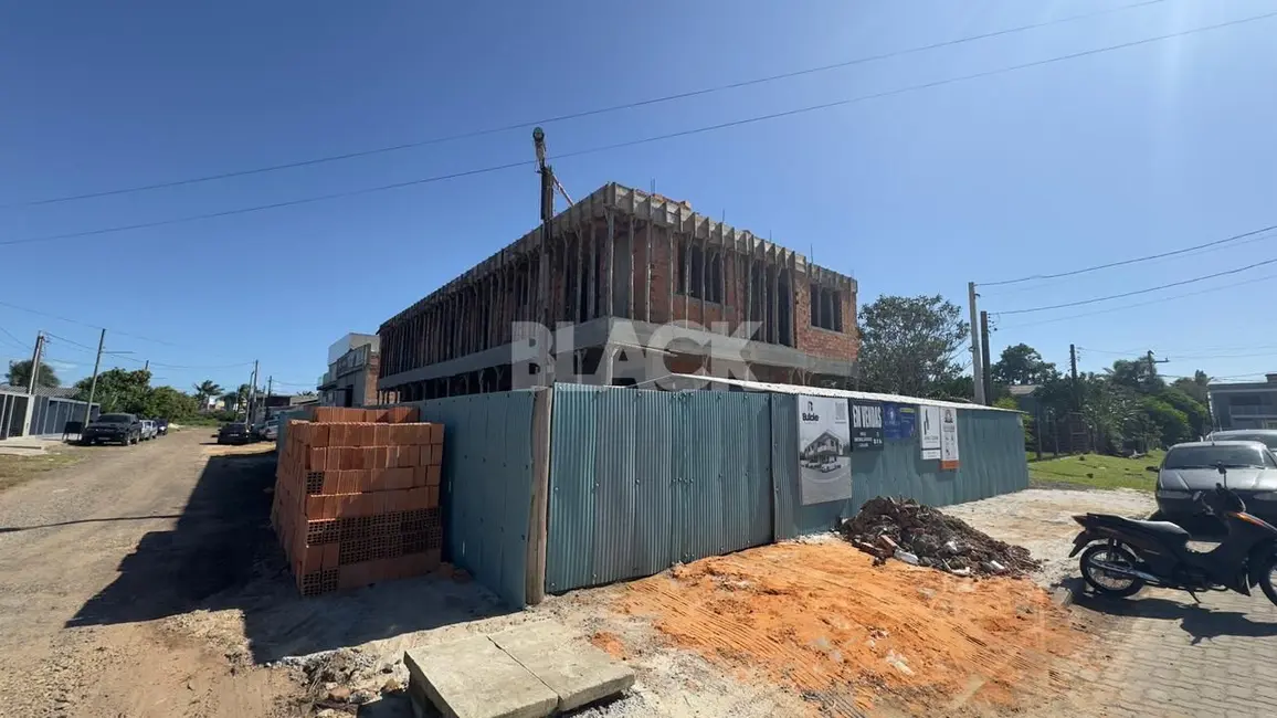 Sobrado com 2 quartos à venda, 87m2 em Torres - RS - imagem 2 Foto 2 de Sobrado com 2 quartos à venda, 87m2 em Torres - RS