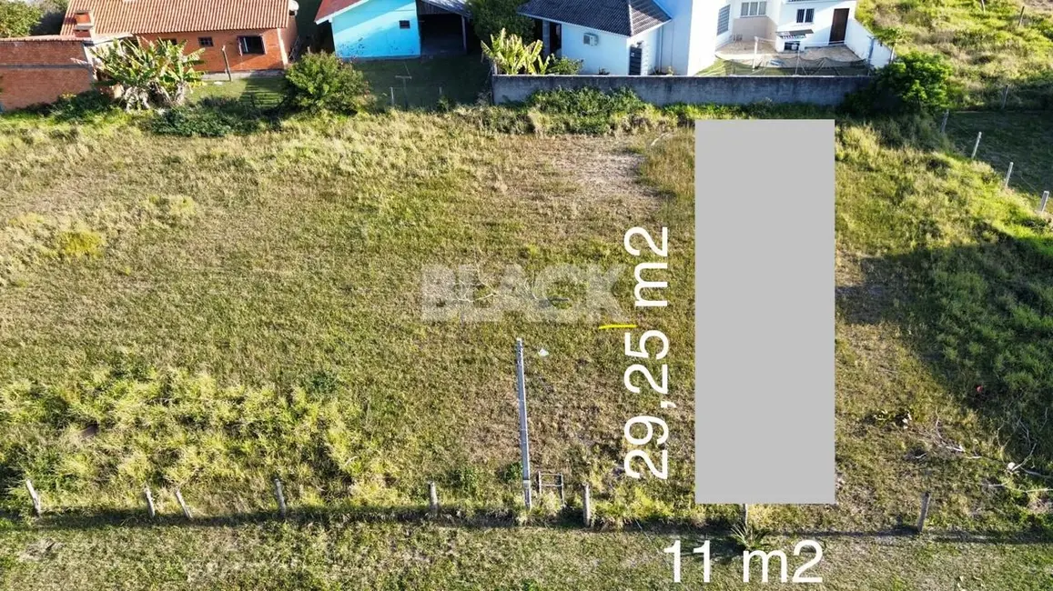 Foto 3 de Terreno / Lote à venda, 322m2 em Torres - RS