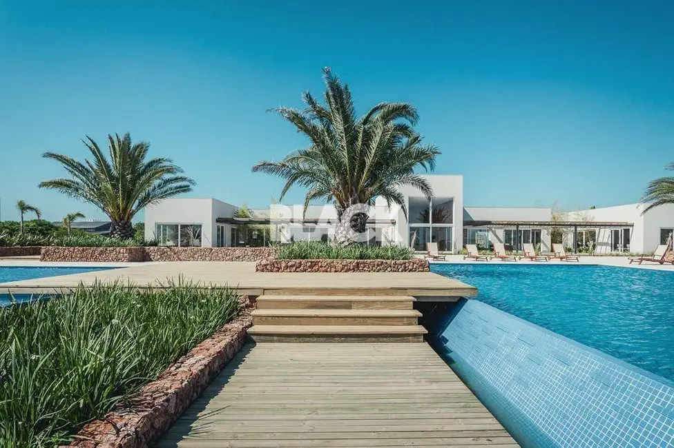 Foto 1 de Terreno / Lote à venda, 420m2 em Torres - RS