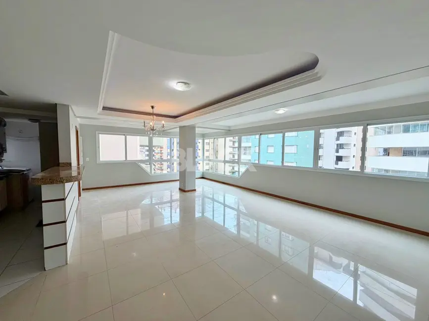 Apartamento com 3 quartos à venda, 120m2 em Centro, Torres - RS - imagem 4 Foto 4 de Apartamento com 3 quartos à venda, 120m2 em Centro, Torres - RS