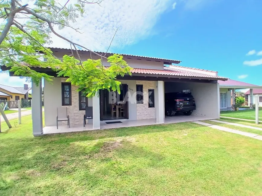 Casa com 3 quartos à venda, 125m2 em Torres - RS - imagem 2 Foto 2 de Casa com 3 quartos à venda, 125m2 em Torres - RS
