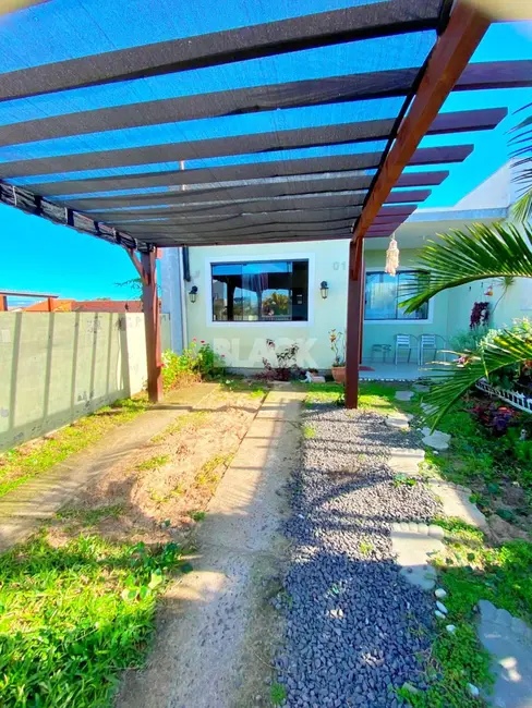 Casa com 2 quartos à venda, 80m2 em Passo De Torres - SC - imagem 3 Foto 3 de Casa com 2 quartos à venda, 80m2 em Passo De Torres - SC