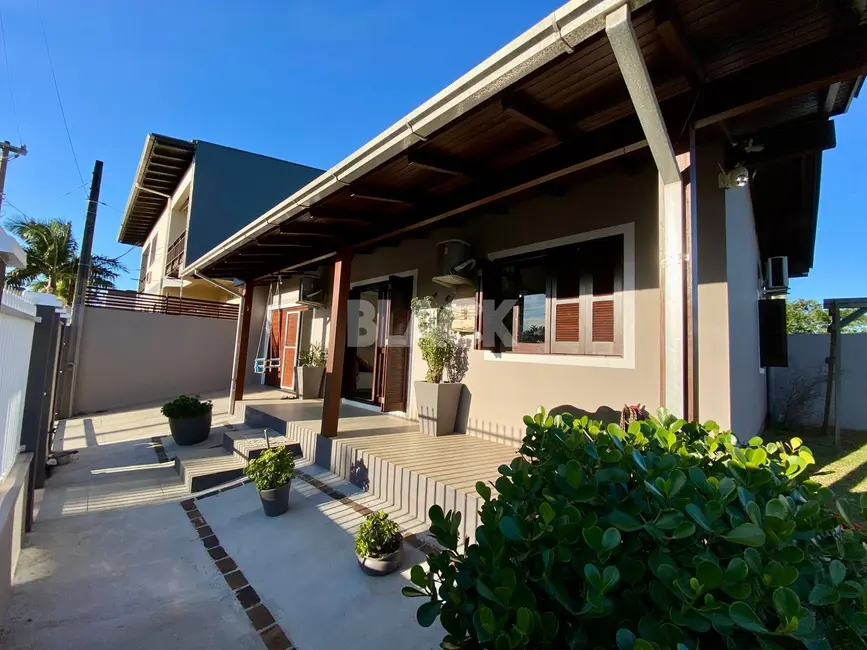 Casa com 2 quartos à venda, 81m2 em Torres - RS - imagem 1 Foto 1 de Casa com 2 quartos à venda, 81m2 em Torres - RS