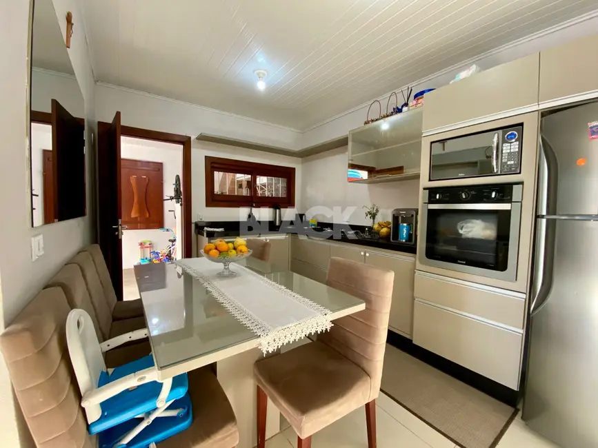 Casa com 2 quartos à venda, 81m2 em Torres - RS - imagem 3 Foto 3 de Casa com 2 quartos à venda, 81m2 em Torres - RS
