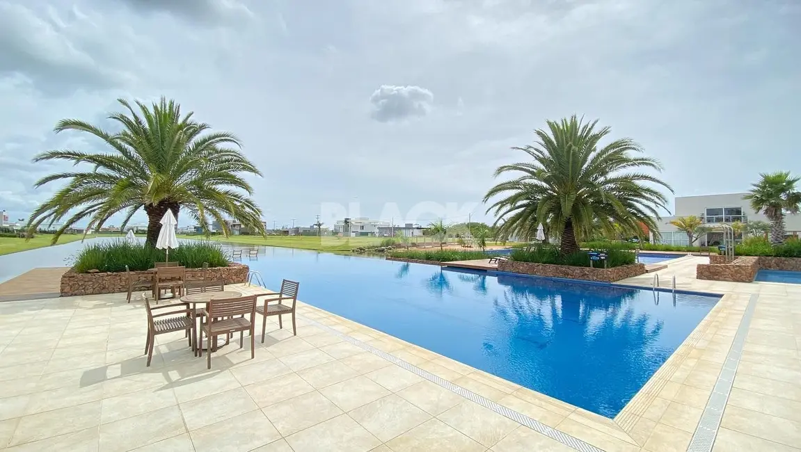 Foto 3 de Terreno / Lote à venda, 420m2 em Torres - RS