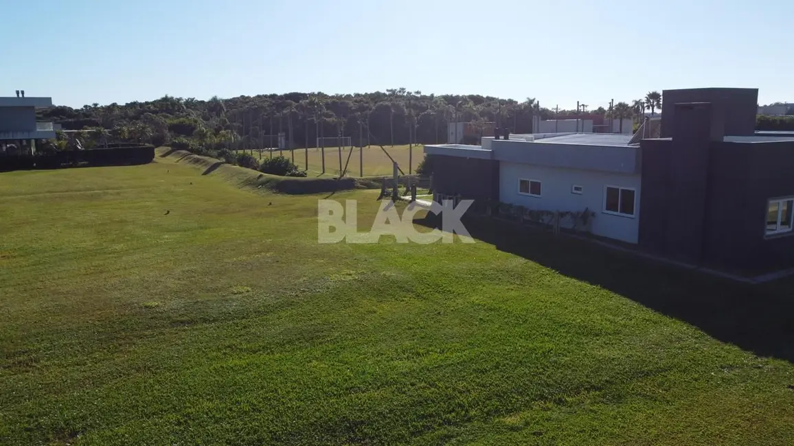 Foto 6 de Terreno / Lote à venda, 546m2 em Torres - RS