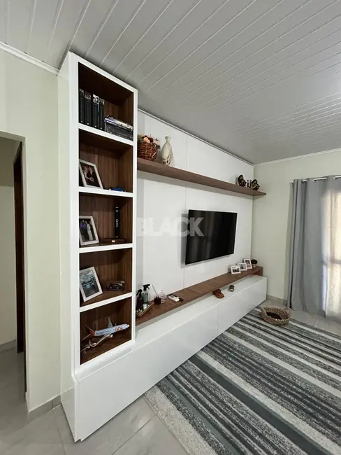 Foto 3 de Casa com 2 quartos à venda, 115m2 em Torres - RS
