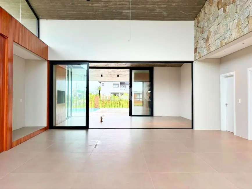 Foto 6 de Casa de Condomínio com 4 quartos à venda, 439m2 em Torres - RS