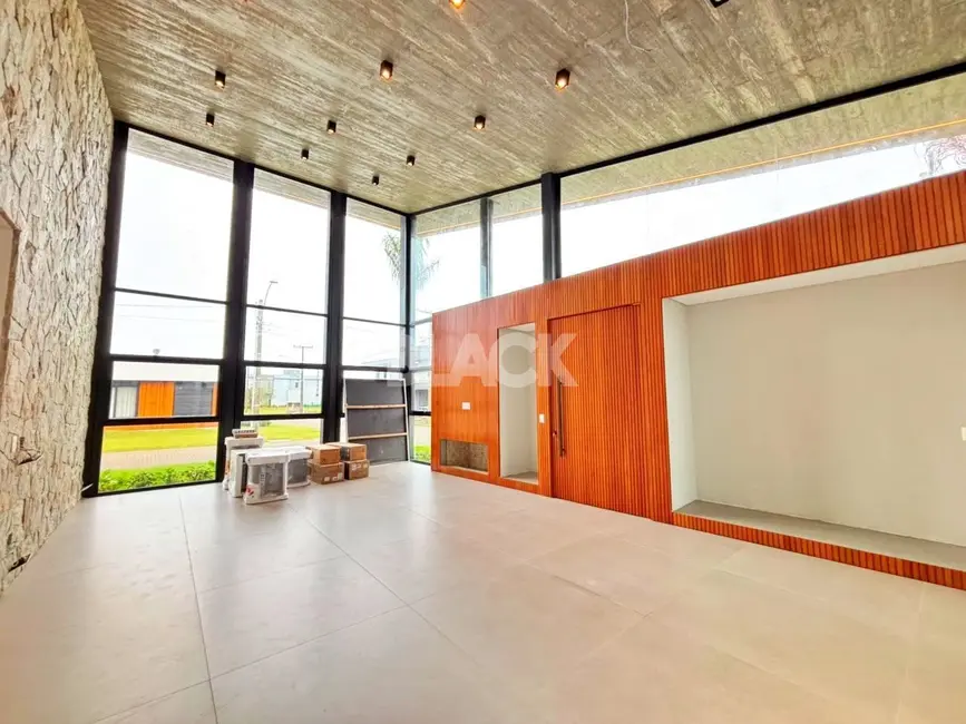 Foto 9 de Casa de Condomínio com 4 quartos à venda, 439m2 em Torres - RS
