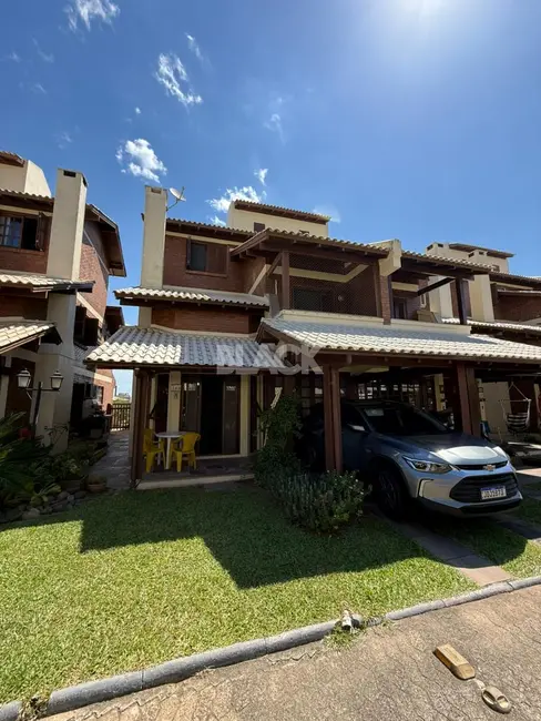 Foto 1 de Casa com 4 quartos à venda, 161m2 em Torres - RS
