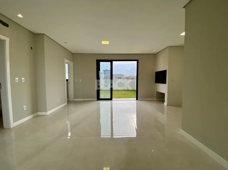 Casa com 3 quartos à venda, 146m2 em Torres - RS - imagem 8 Foto 8 de Casa com 3 quartos à venda, 146m2 em Torres - RS