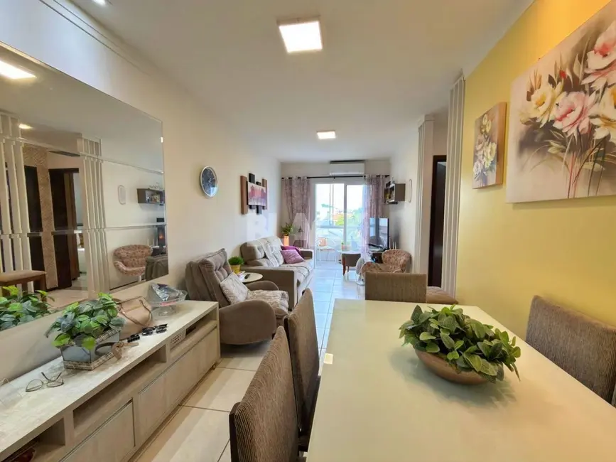 Foto 1 de Apartamento com 2 quartos à venda, 66m2 em Centro, Torres - RS
