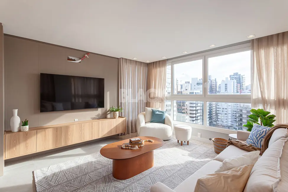 Apartamento com 2 quartos à venda, 90m2 em Centro, Torres - RS - imagem 3 Foto 3 de Apartamento com 2 quartos à venda, 90m2 em Centro, Torres - RS