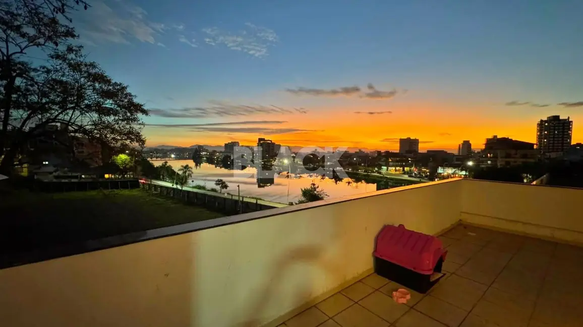 Foto 1 de Apartamento com 3 quartos à venda, 173m2 em Centro, Torres - RS