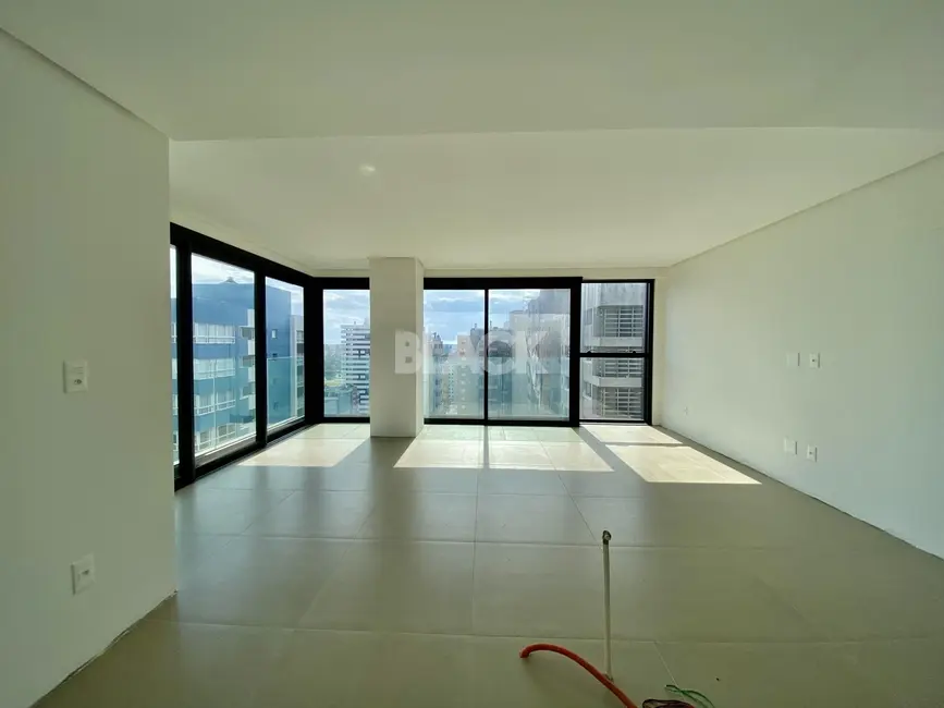 Foto 3 de Apartamento com 2 quartos à venda, 88m2 em Centro, Torres - RS