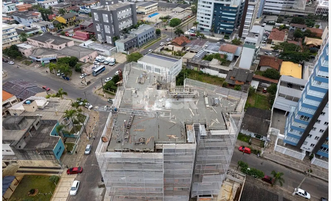 Apartamento com 2 quartos à venda, 83m2 em Centro, Torres - RS - imagem 2 Foto 2 de Apartamento com 2 quartos à venda, 83m2 em Centro, Torres - RS