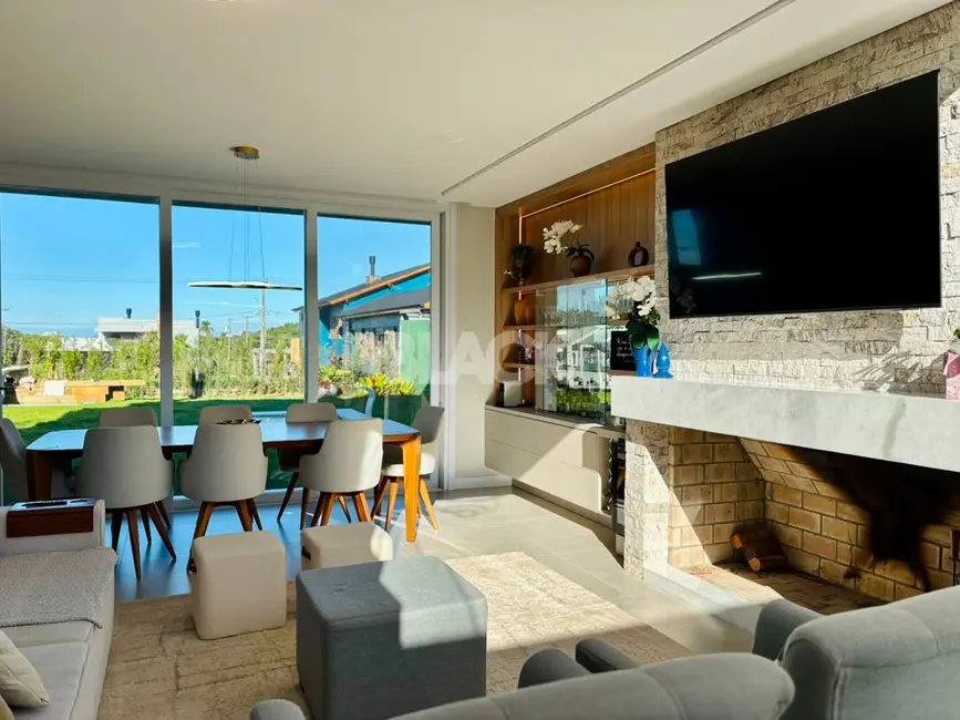 Foto 7 de Casa de Condomínio com 4 quartos à venda, 162m2 em Torres - RS