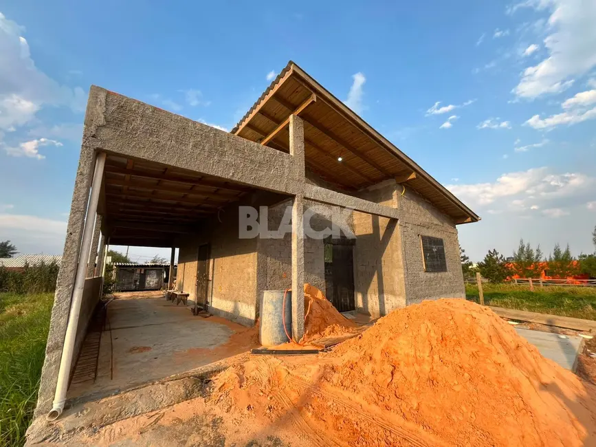 Casa com 2 quartos à venda, 105m2 em Torres - RS - imagem 3 Foto 3 de Casa com 2 quartos à venda, 105m2 em Torres - RS
