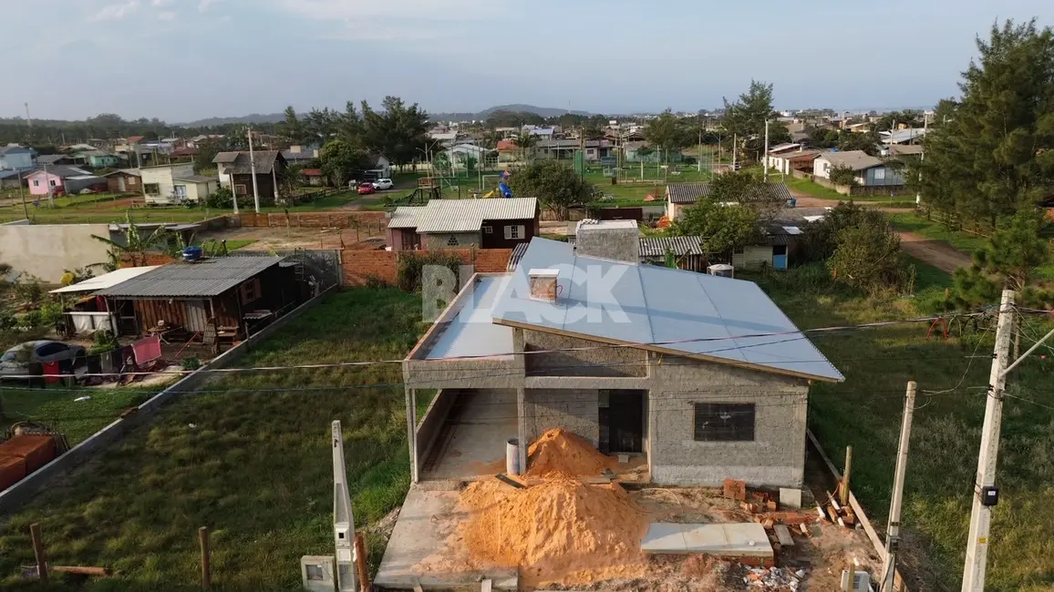 Casa com 2 quartos à venda, 105m2 em Torres - RS - imagem 1 Foto 1 de Casa com 2 quartos à venda, 105m2 em Torres - RS