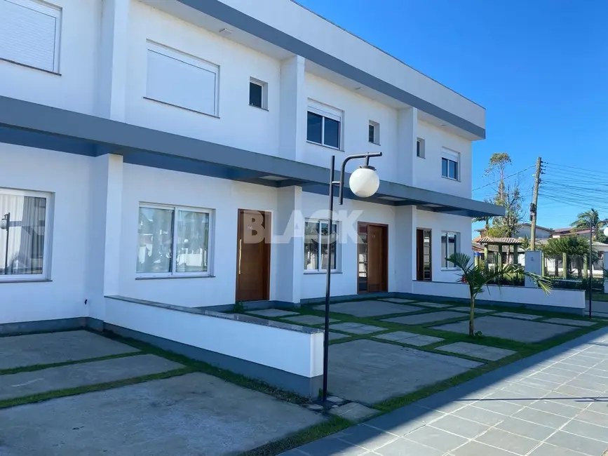 Foto 6 de Casa com 2 quartos à venda, 92m2 em Torres - RS