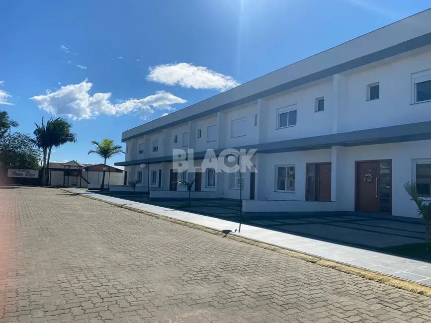 Foto 2 de Casa com 2 quartos à venda, 92m2 em Torres - RS