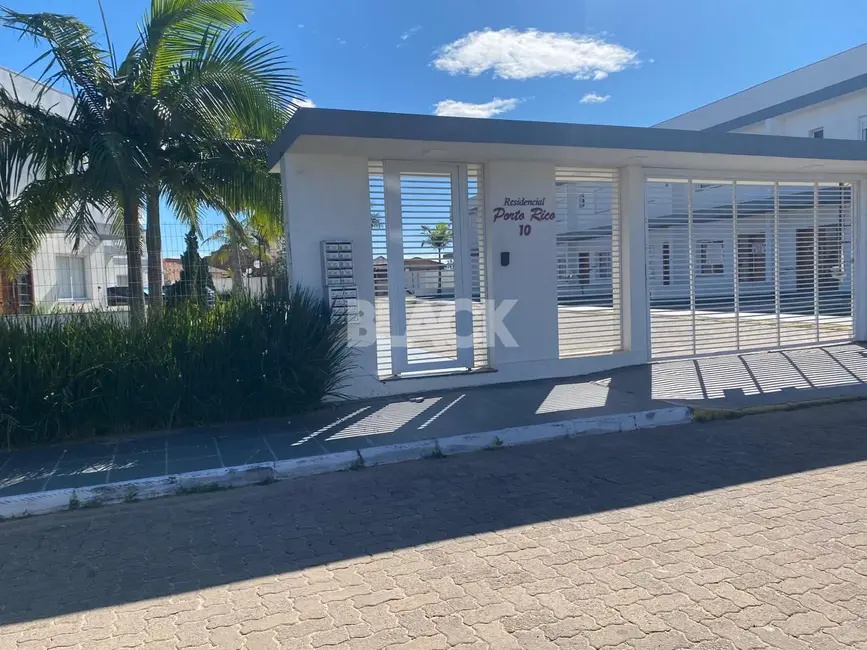 Foto 1 de Casa com 2 quartos à venda, 92m2 em Torres - RS