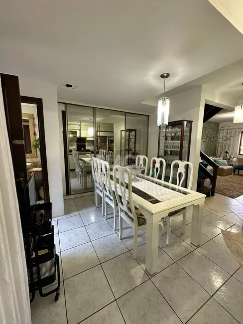 Foto 6 de Sobrado com 3 quartos à venda, 152m2 em Centro, Torres - RS