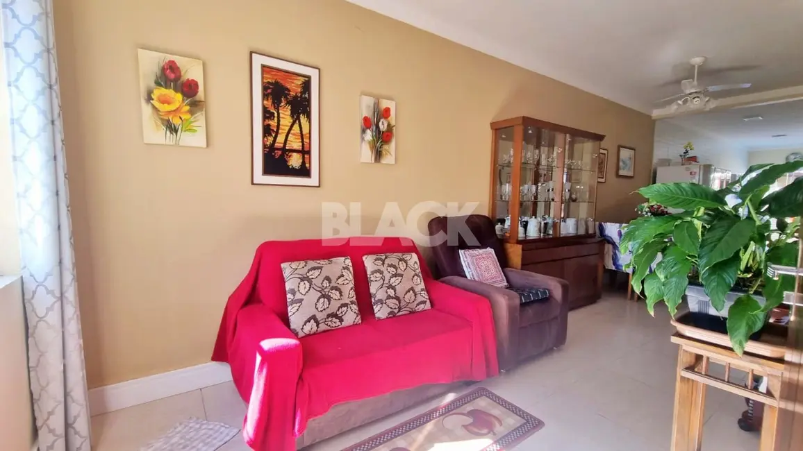 Foto 8 de Casa com 2 quartos à venda, 100m2 em Torres - RS