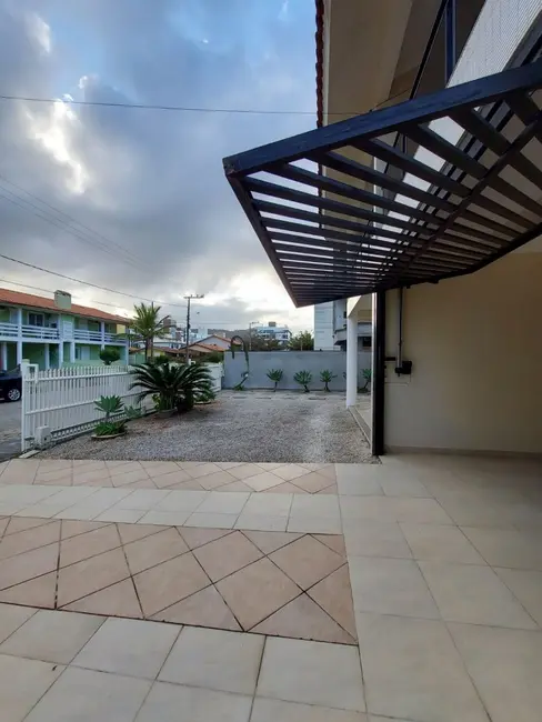 Foto 6 de Casa com 4 quartos à venda, 300m2 em Governador Celso Ramos - SC