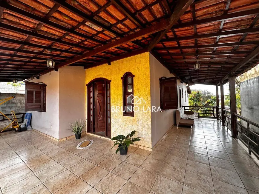 Foto 1 de Casa com 3 quartos à venda, 360m2 em Igarape, MG