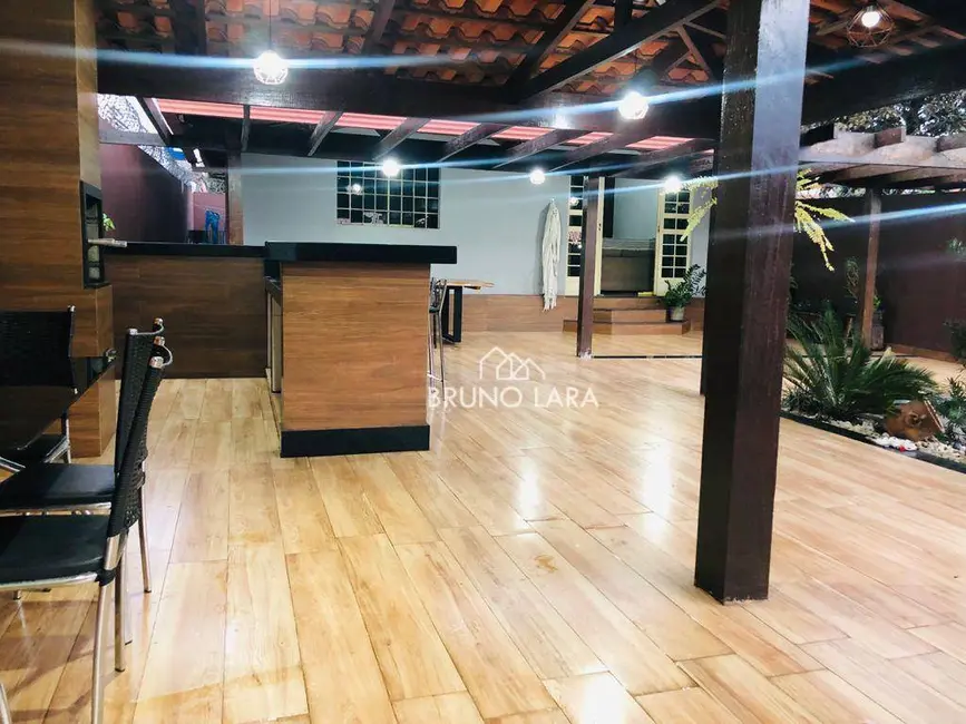 Foto 6 de Casa com 3 quartos à venda, 300m2 em Sao Joaquim De Bicas - MG