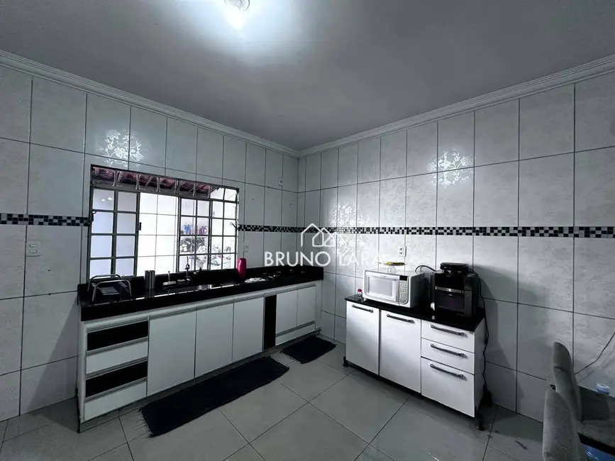 Foto 4 de Casa com 3 quartos à venda, 300m2 em Sao Joaquim De Bicas - MG