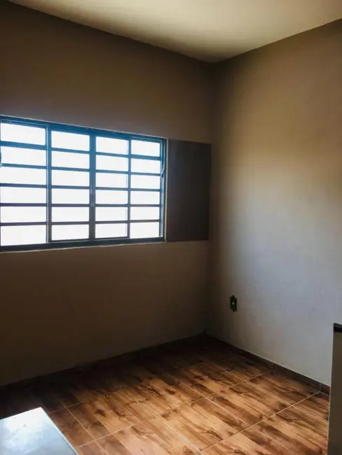 Casa com 3 quartos para alugar, 360m2 em Igarape - MG - imagem 2 Foto 2 de Casa com 3 quartos para alugar, 360m2 em Igarape - MG
