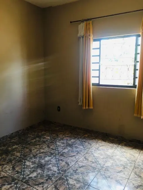 Casa com 3 quartos para alugar, 360m2 em Igarape - MG - imagem 3 Foto 3 de Casa com 3 quartos para alugar, 360m2 em Igarape - MG