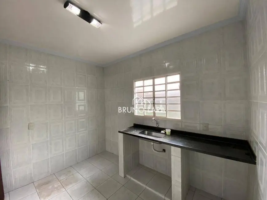 Foto 6 de Casa com 2 quartos à venda, 360m2 em Sarzedo - MG